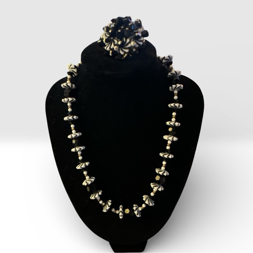 Vintage Black & White Necklace & Brooch Mid-Century Jewelry 1950s Style - Picture 1 of 6